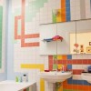 Desain Warna-warni Kamar Mandi untuk Bangkitkan Mood Positif
