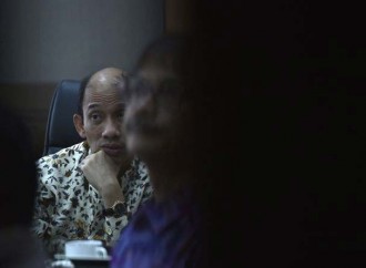 MASA DEPAN ENERGI DAN SUMBER DAYA MINERAL DIPERSIMPANGAN JALAN