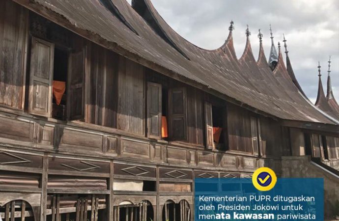 Jokowi Canangkan Revitalisasi 1000 Rumah Gadang