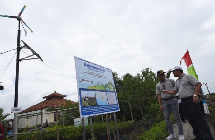 Bantuan Listrik Dengan Teknologi HEOP untuk warga Dusun Bondan Kampung Laut