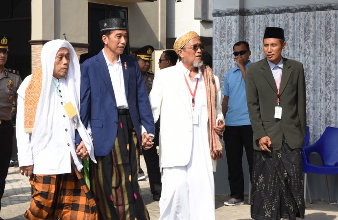Jokowi : Kunjungi Ponpes Tak Ada Kaitan dengan Politik