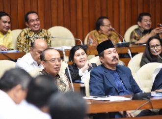 Wacana Bulog Terkait Beras Sachet Didukung DPR