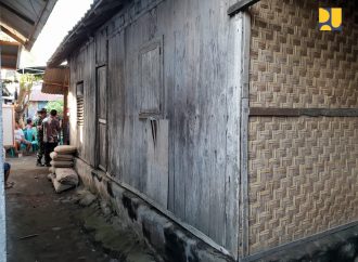 Jokowi Perintahkan MenPUPR Renovasi Rumah Zohri   