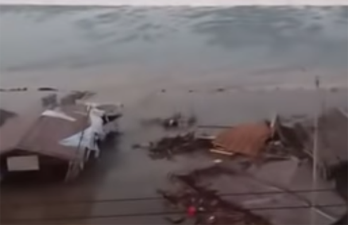 Tiga Gempa Besar Guncang Sulteng, Tsunami Terjang Palu 