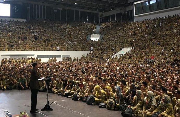 Jokowi Minta Perangkat Desa Tidak Demo di Depan Istana