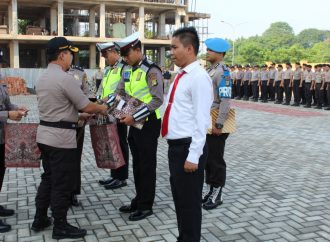 Dua Polisi Raih Penghargaan dari  Kapolres