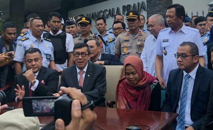 Bebas dari Tuduhan Pembunuhan, Siti Aisyah Tiba di Tanah Air