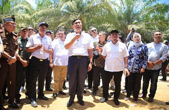 Menko Luhut Kunjungi Rencana Pembangunan Bandara Labuhan Batu