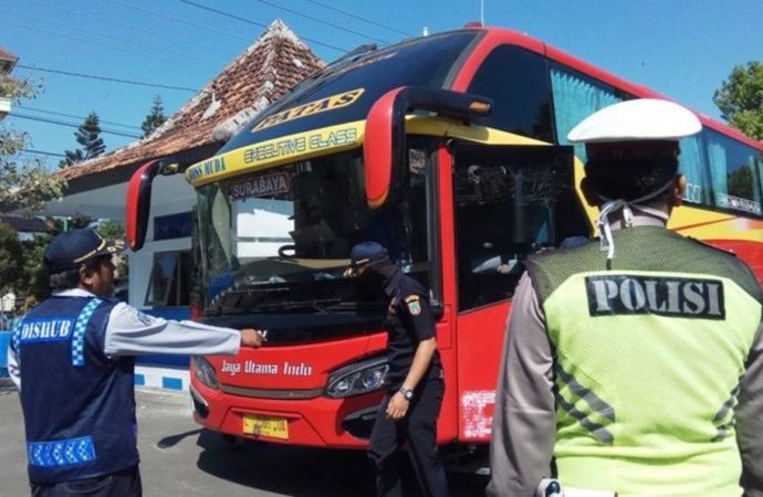 Kurangi Angka Kecelakaan Sopir Bus Harus Fit