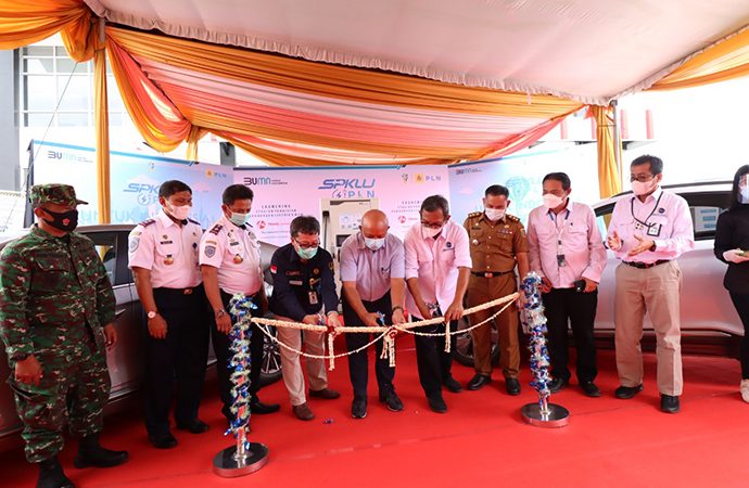 Dukung Percepatan KBLBB, PLN Hadirkan SPKLU di Tol Trans Sumatera
