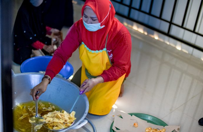 Pertamina RU II Resmikan Rumah Produksi Kelompok Mitra Persada Tanjung Palas