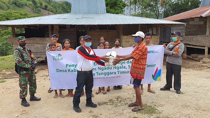 ﻿PLN Terangi Desa Terpencil di NTT