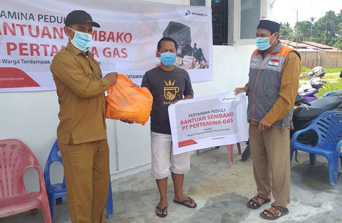 Pertagas Serahkan Bantuan Sembako untuk Korban Banjir di Aceh