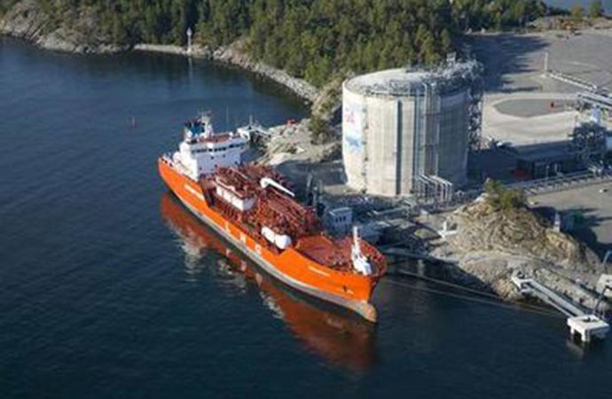EWI : Pembahasan Ulang Kontrak LNG Mozambik Sesuai UU