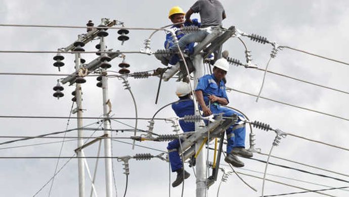 PLN Berhasil Nyalakan Kembali Listrik pada 1.369 Gardu di Jabar