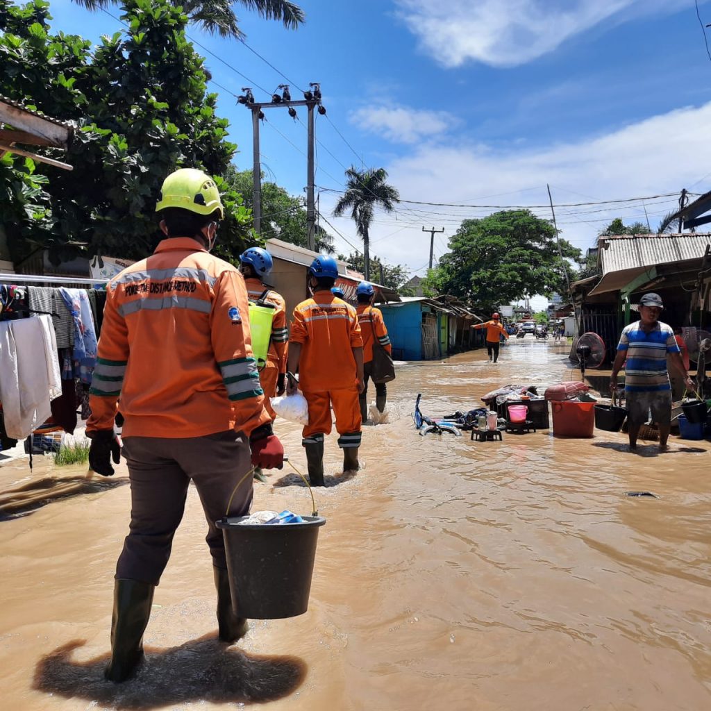 pln pulihkan 99 persen gardu listrik terdampak banjir di jawa barat