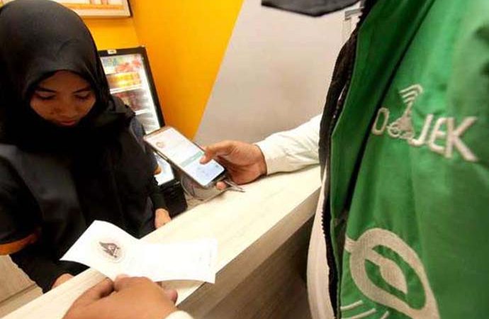 Gandeng Gojek, KemenkopUKM Bantu Pelaku Usaha Mikro Bertahan di Tengah Pandemi