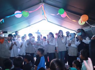 Dampingi Istri Menteri BUMN Kunjungi Posko Korban Gempa Cianjur, Dirut Pertamina Serahkan Bantuan