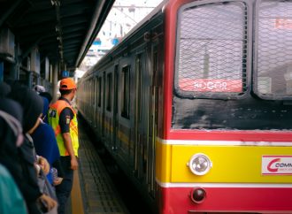 Rencana Pembedaan Tarif KRL Bagi “Si Kaya” dan “Si Miskin”, YLKI : Ide Absurd