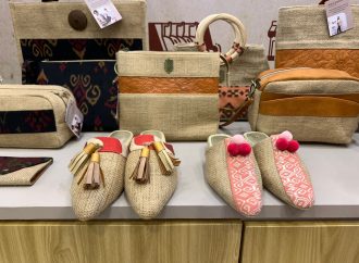 Keren, Karung Goni Disulap Jadi Tas, Sepatu & Sandal