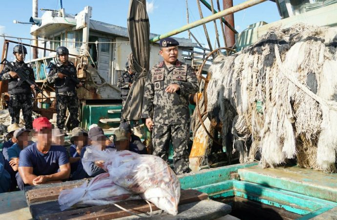Petugas KKP ‘Garuk’ 6 Kapal Pencuri Ikan