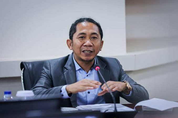 <em>Masihkah Indonesia Bertahan Bersandar Pada US Dolar?</em>