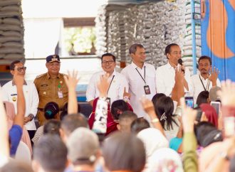 Presiden Sambangi Warga Penerima Bantuan Pangan