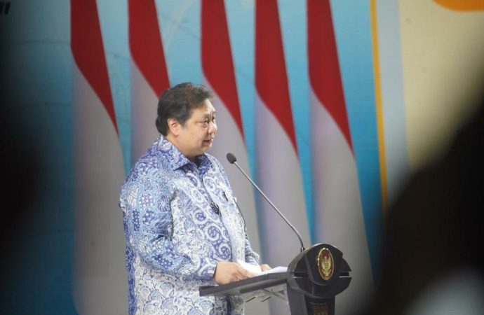 Airlangga: Jalur Pantura Jawa Butuh Tanggul Pantai dan Laut