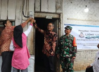 Awal Ramadan, PLN Sambung Listrik Gratis 2.920 Keluarga Prasejahtera Dari Donasi Pegawai di Berbagai Daerah