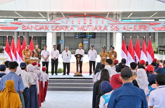 Presiden Jokowi Resmikan Empat Bandara Di Sulawesi