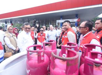 Menteri ESDM Tinjau Kesiapan Pertamina Surabaya Sambut Libur Idulfitri