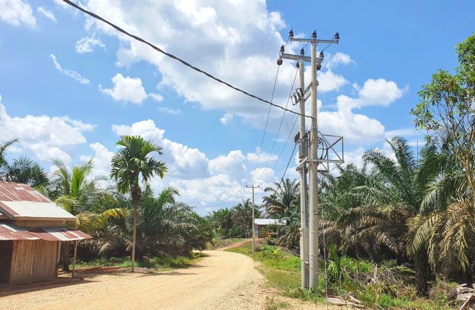 PLN Sukses Realisasikan PMN, Nyalakan 24 Jam Listrik di Wilayah 3T Riau
