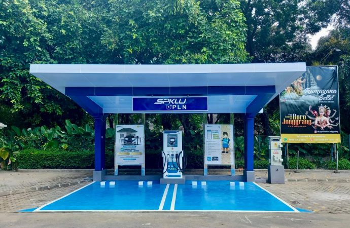 Kurangi Emisi Karbon, PLN Sabet Penghargaan Best Impact in Environment of The Year