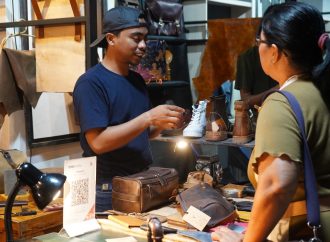 Produk Kulit RPB Garut Jadi Primadona di Indonesia Clothing Summit 2024