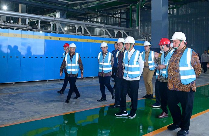 Diresmikan Presiden Jokowi, PLN Pastikan Keandalan Pasokan Listrik untuk Pabrik Baterai Anoda di KEK Kendal