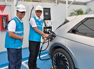 Tinjau SPKLU Bandung, Dirut PLN Pastikan Seluruh Infrastruktur EV Siap Layani Masyarakat 24 Jam