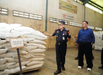 KKP Segel Bahan Baku Pakan Ikan