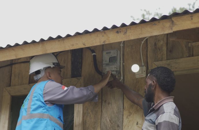 Light Up The Dream, Program  Insan PLN Bantu Keluarga Pra Sejahtera Nikmati Listrik 