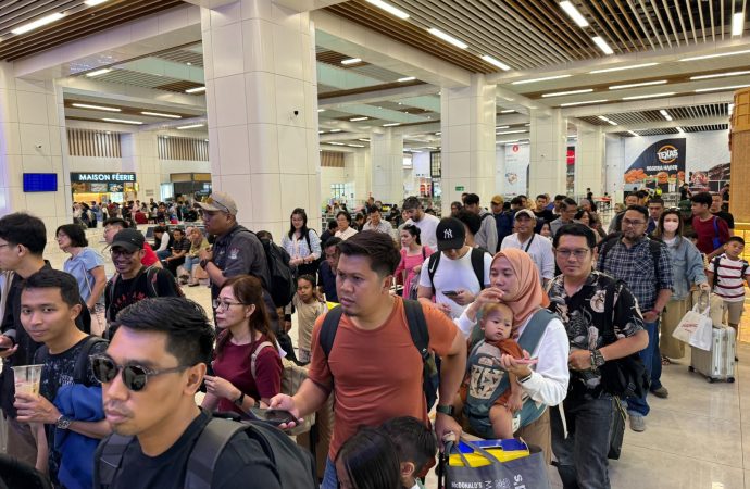 Gokil! Capai 7,8 Juta Penumpang, Whoosh Kini Jadi Kereta Komuter Super Cepat
