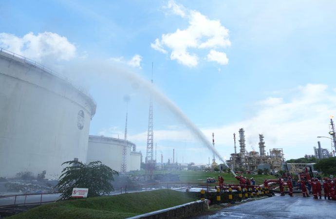 Sigap! Tim Kilang Cilacap Kendalikan Insiden Sludge, Operasi Aman