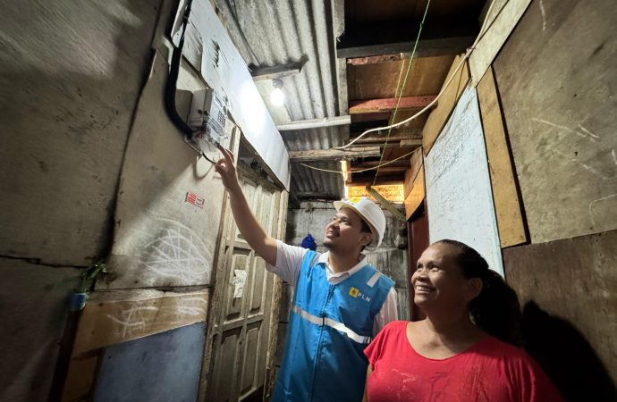 PLN Wujudkan Energi Berkeadilan, 2.597 Rumah Tangga Kini Nikmati Listrik Gratis