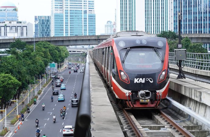 LRT Jabodebek Segera Hadirkan QRIS Tap, Pembayaran Jadi Lebih Mudah!