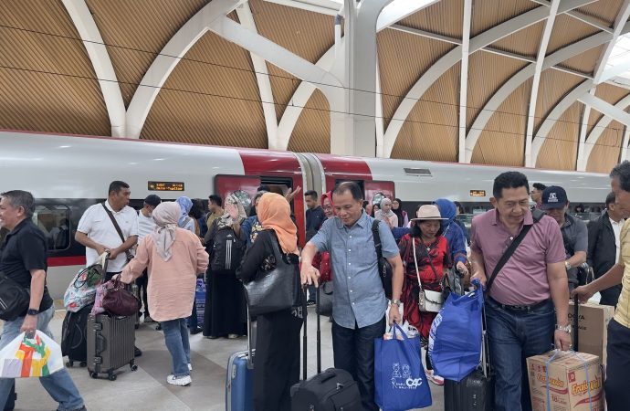Liburan Naik Whoosh Jakarta-Bandung Hanya Rp200.000, Dapatkan juga Diskon hingga 20%