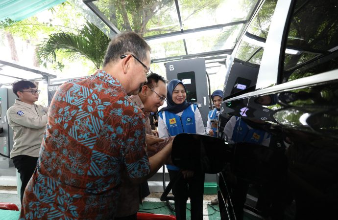 PLN Resmikan SPKLU Ultra Fast Charging di Tol Jagorawi, Siap Layani Pemudik EV