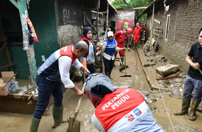 Bantu Warga Terdampak Banjir Bekasi, Pertamina Turunkan Tim Relawan & Tenaga Medis