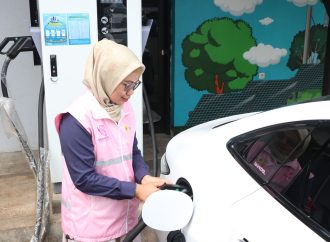 Srikandi PLN Estu, Sosok di Balik Lancarnya SPKLU Saat Arus Mudik dan Balik