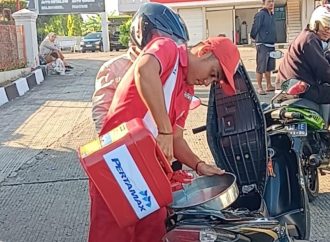 Pelabuhan Dangkal, Pertamina Gaspol Kirim BBM dari 3 Kota Sekaligus