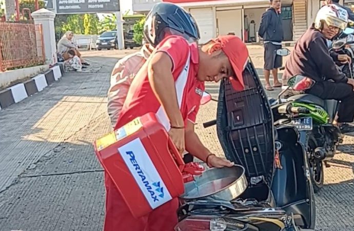 Pelabuhan Dangkal, Pertamina Gaspol Kirim BBM dari 3 Kota Sekaligus