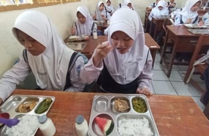 Susu Lokal Digasak Ribuan Siswa, Koperasi Kecipratan Untung