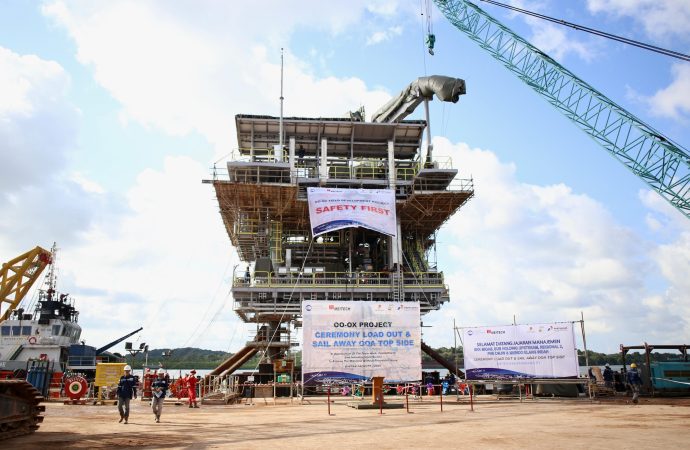 Proyek Raksasa di Laut Jawa! Pertamina Kirim Anjungan OOA Plus Panel Surya